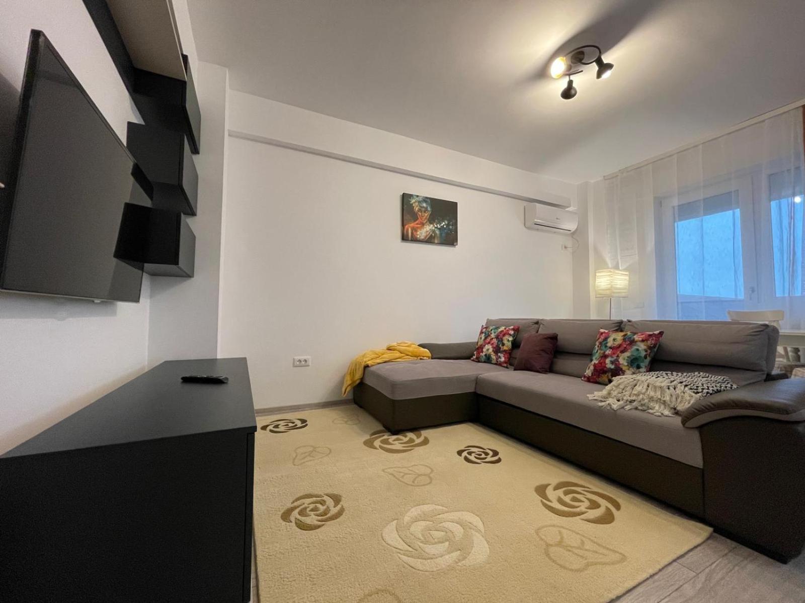 Palas Retreat - Q Residence 雅西 外观 照片