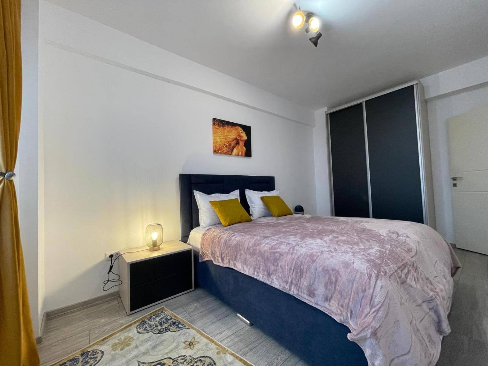 Palas Retreat - Q Residence 雅西 外观 照片