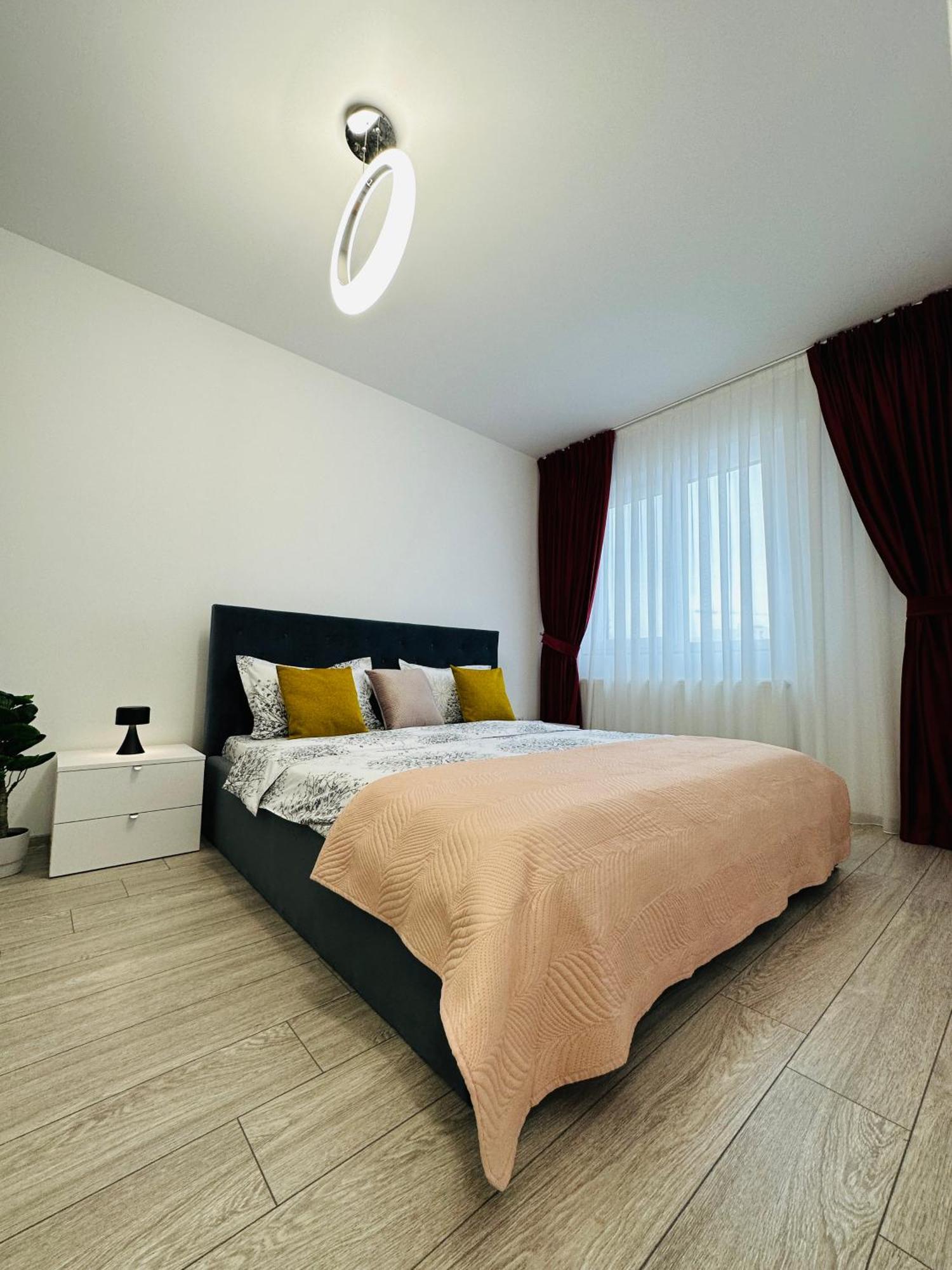 Palas Retreat - Q Residence 雅西 外观 照片