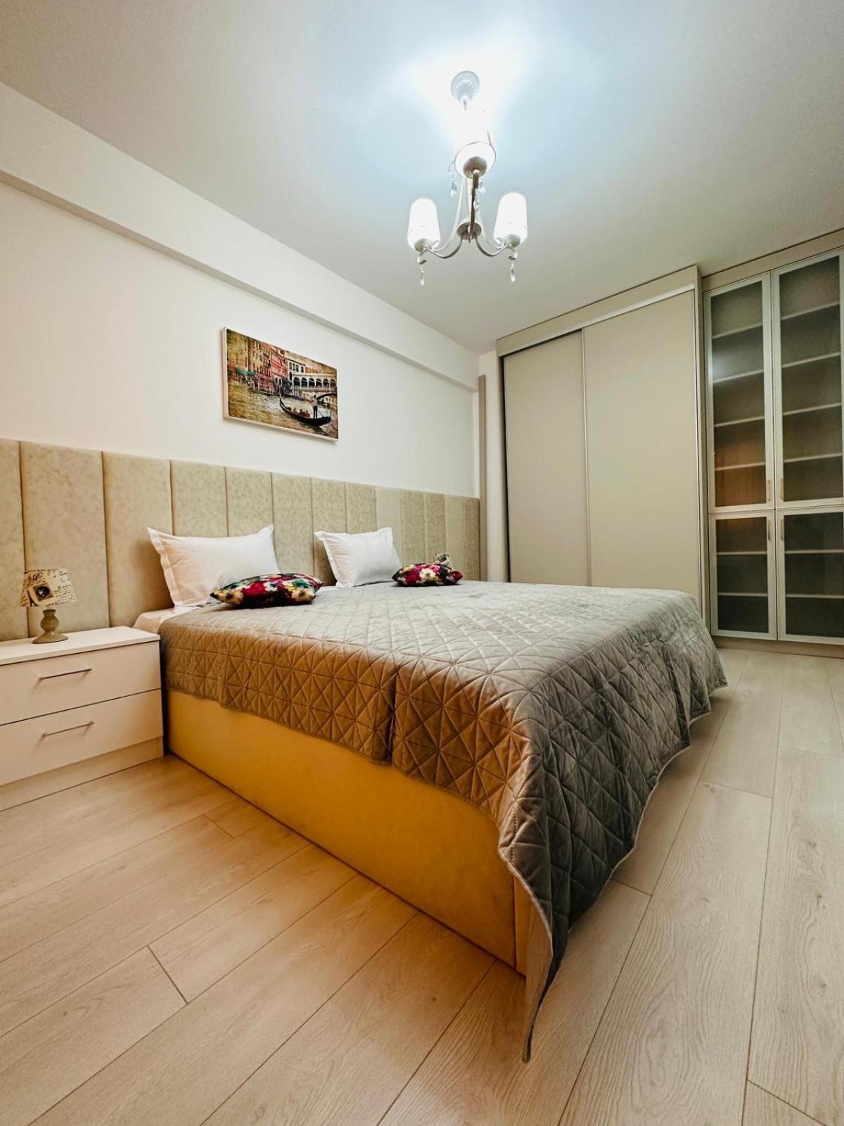 Palas Retreat - Q Residence 雅西 外观 照片